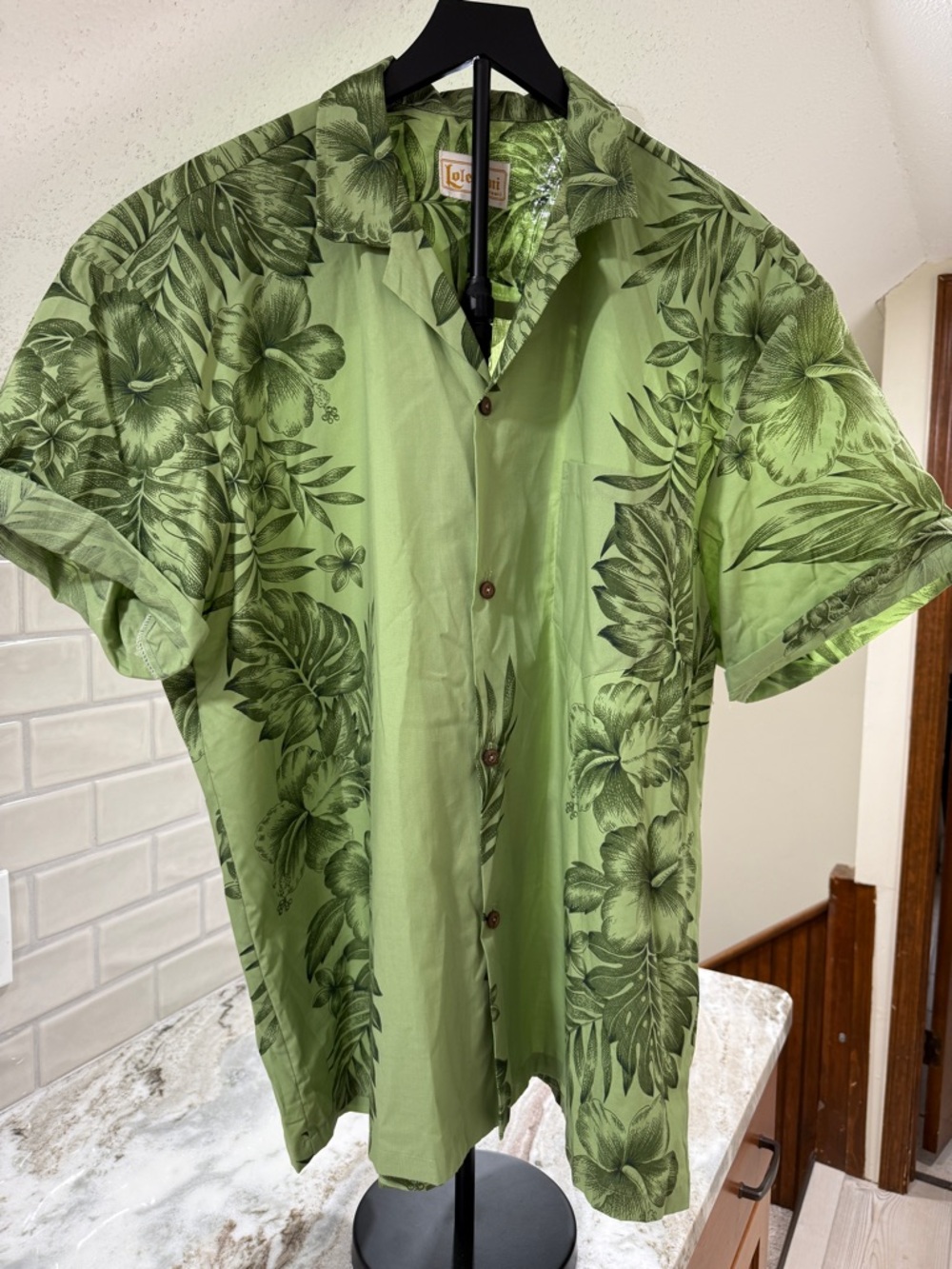 Loleʻani Hawaii Green Hibiscus Floral Aloha Shirt 2XL